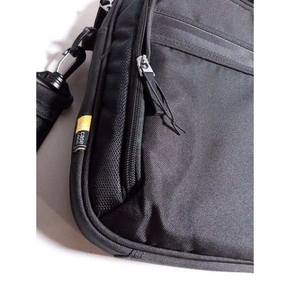 Case Logic Black Sling/Shoulder Bag Laptop Case 16" x 11" x‎ 2" - Picture 4 of 7
